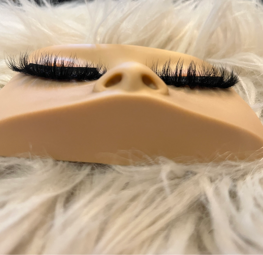 Exclusive lashes